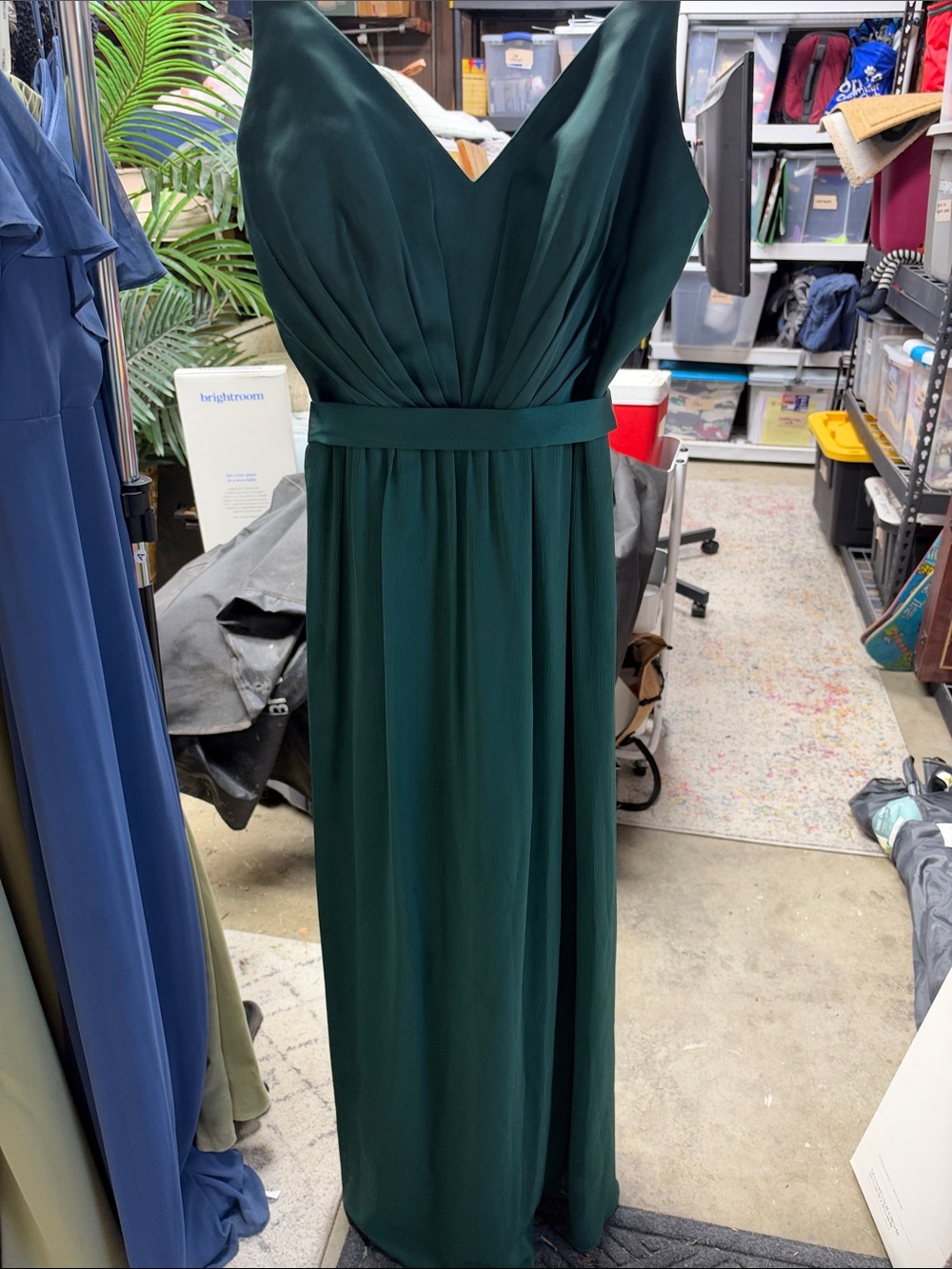 Elegant Deep Green V-Neck Evening Dress